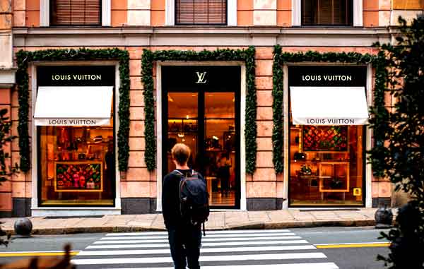 Shop with me at Louis Vuitton Oslo 